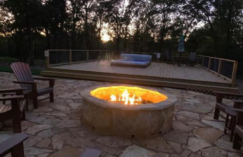 Gorgeous Glamping Yurt for a Unique Romantic Getaway near Austin - Foto 19