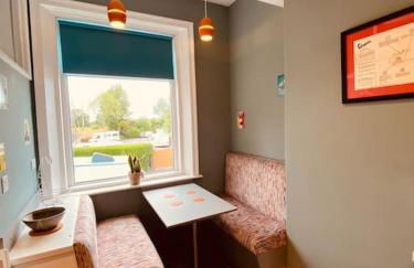 Luxury 2 bed apt 4 mins from M6 J44 pet friendly, - Foto 12