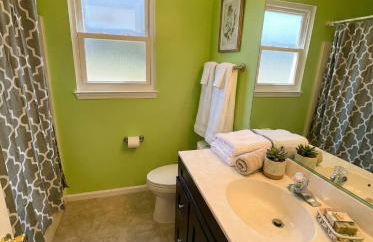 Relaxing Ranch With 1 King and 2 Queens Fast Wifi - Foto 20