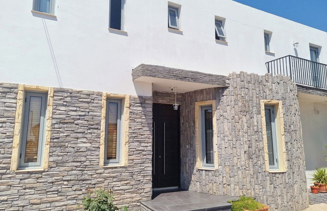 Impeccable 3-bed Villa in Nicosia - Photo 19