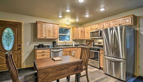 Pet-Friendly Petoskey Area Cabin, Walk to River! - Foto 2