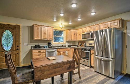 Pet-Friendly Petoskey Area Cabin, Walk to River! - Foto 2