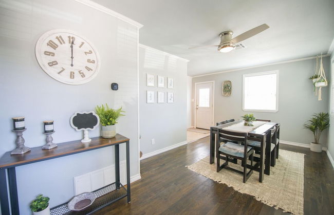 Walk to the Silos 3 Bed 1960 s Bungalow Near Baylor - Foto 33