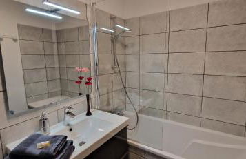 Bleautiful "Aliénor" Charmant appartement avec terrasse - Foto 12