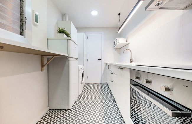 AinB Barcelona Sants Apartments - Photo 60