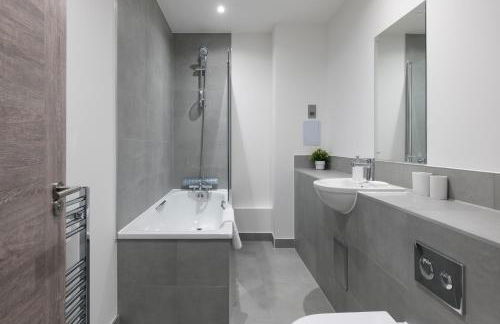 Modern Flat with Parking - Last Min Deals Available - Foto 18