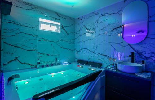 Love Room 91 avec Jacuzzi XXL - 15min Orly - 30 min Paris - Foto 4