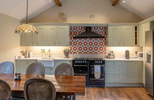 The Entire Coach House at Middleton Hall, Three Bedroom Holiday Home - Photo 12