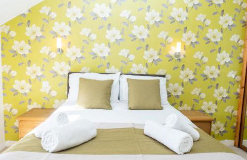 Cosy 3 Bed Cottage-Gloucester-Parking-Garden-Free Hot Tub Weekends-Work or Leisure - Foto 2