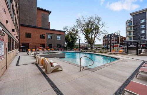 2BR and 2BA Near Events, Dining, and TRAX - Foto 53