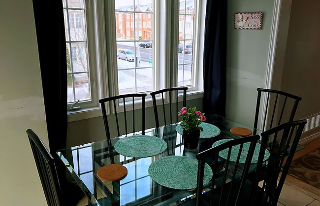 Entire 3 Bedroom Townhouse in Markham - Photo 14