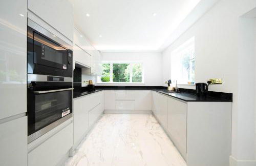 House on the Hill - Photo 3