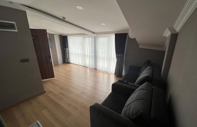 H&L Suites - Photo 12