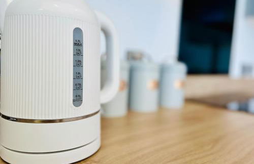 Stylish 3 Bed Apt Sea Views Near the Beach 2B - Foto 74