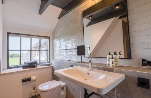 Rickmer's Hoff Reetdachhaus mit Sauna und Kamin - Foto 27