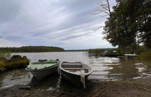 Leszczynowy domek nad jeziorem - Foto 3