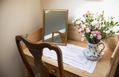 Winsbury Cottage - Photo 16