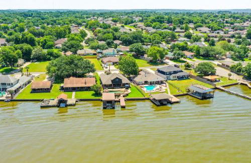 Conroe Lake House Luxe Pool, Private Dock and Games - Photo 39