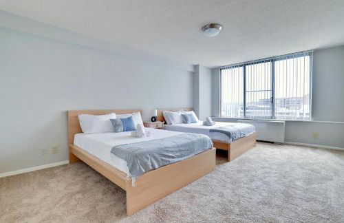 Family-Sized 3BR Retreat Minutes from Reagan National - Photo 3