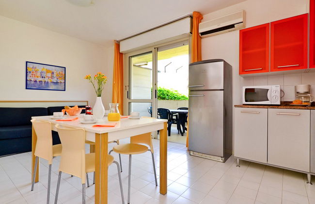 2 bedroom Apartment in Lignano Sabbiadoro with swimming pool and garden - Photo 7