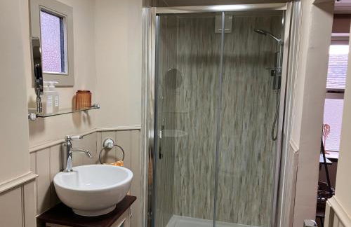 The Shearer's Hut in the Peak Park - Photo 28