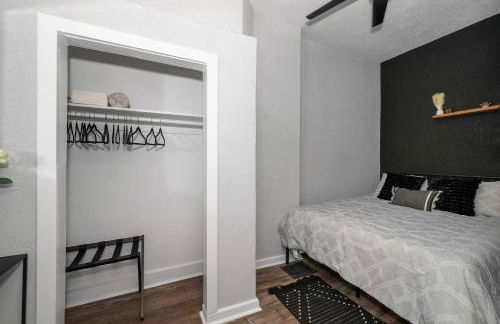 Stylish Modern Gem in the HIlls - Foto 19