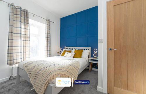 Explore Welsh Wonders, 3 Bedroom House By The One Retreats Short Lets & Serviced Accommodation Treharris - Foto 47