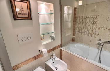 Torre della Scimmia apartment - Photo 16