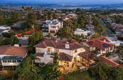 Timeless Spanish Villa with Panoramic Ocean Views - Foto 61