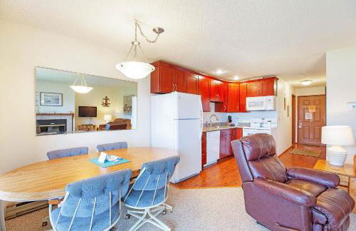 Stunning Views from this Waterfront Condo - Foto 10