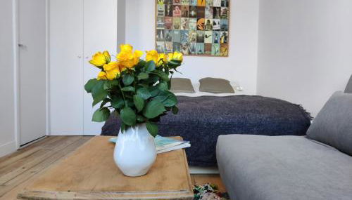 Terrasse 25m - Flat Cosy & Calme - 5 min Gare & Vinci - Photo 4