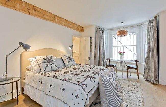 Gorgeous & Grand 5 Bed House, Holland Park - Photo 12