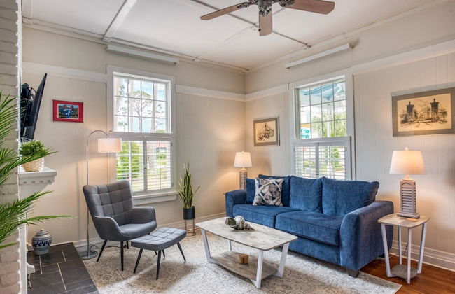 Little Yellow Cottage on Water Street - Foto 13