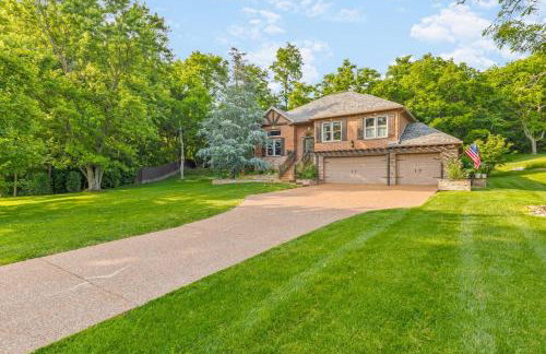 Updated and Spacious Home with Huge Yard Office and Decks - Foto 58