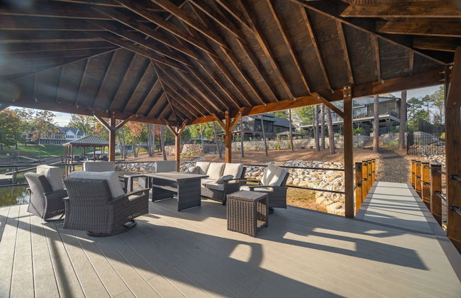 Blue Heron by Avantstay Lakefront Dock Pool Theater Sleeps 22 - Foto 14