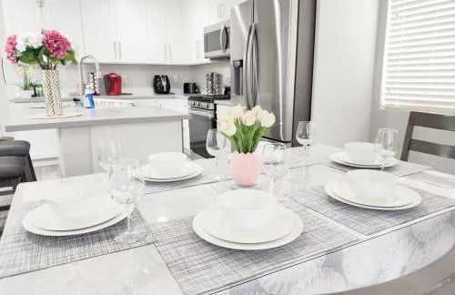 Newly Remodeled Pool Villa 3BD 3BA By Summerlin - Foto 23