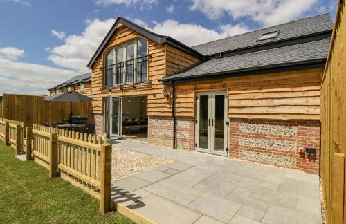 Threshing Barn - Photo 1