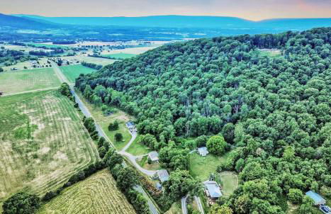 Mountain Cabin w Hot Tub Deck Grill & Fire Pit - Foto 38