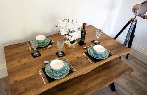 Tettenhall Lodge Gardens - Photo 13