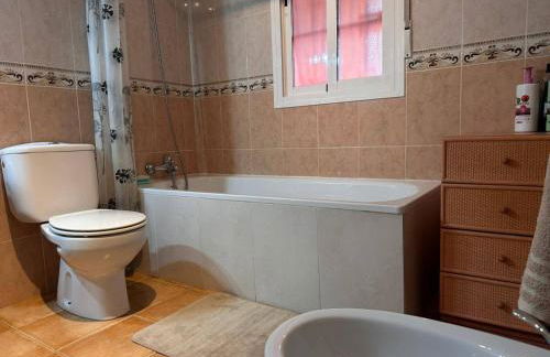 Casa Bueno- Sleeps 7 Private Pool & AirCon - Foto 11