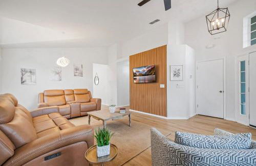 Disney-Close Lakefront Renovated 4BR Pool - Foto 1