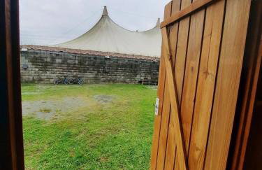 Cabana com Ar condicionado e area de cozinha e banheiro compartilhado a 10 minutos do Parque Beto Carrero - Foto 3