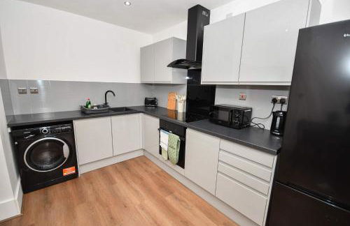 Modern 1 Bedroom Apartment in Morley with Parking - Foto 2