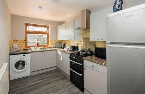 Huge 6 Beds House in Zone 2 London-MobileRateOffers-Families-Leisure-Parking-WiFi-PoolTable-Netflix-Sleeps15! - Foto 37