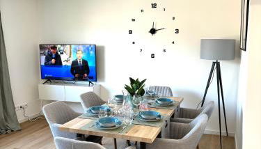 REMA Homes - Gesamte Wohnung, Küche, Parkplatz, Terrasse - Foto 3