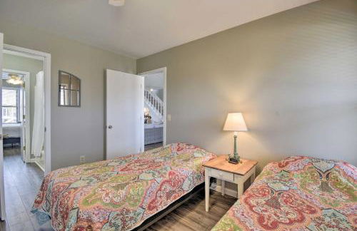 Steps to Sunset Beach Canal-Front Home with Dock! - Foto 28