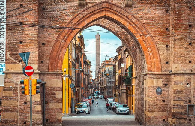 Bologne Top Sites historiques Visite guidée privée à pied - Photo 1