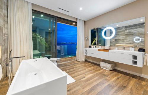 Best Bayfront View New construction w pool - Foto 75