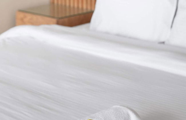 Xuru Stays I Jacuzzi Studios @ The Pyramids - Foto 23