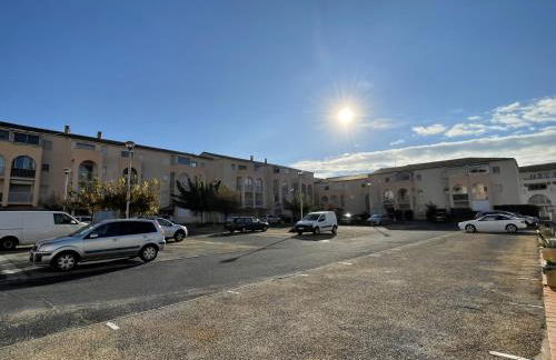 Charmant 2 pièces à Sète, à 300m de la plage avec parking et loggia vitrée - FR-1-338-302 - Photo 10